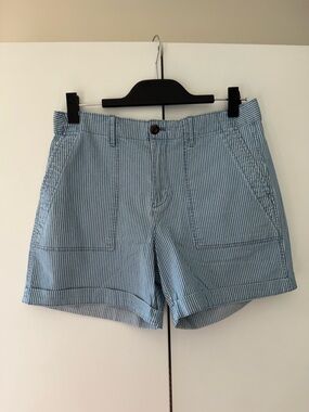GAP Blue & White Striped Shorts Size 6 Casual Summer